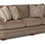 Traditional Rolled Arm Sofa